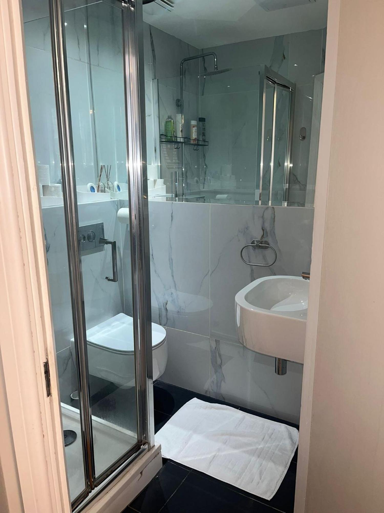 Apartments In The Heart Of High Street Kensington Лондон Номер фото