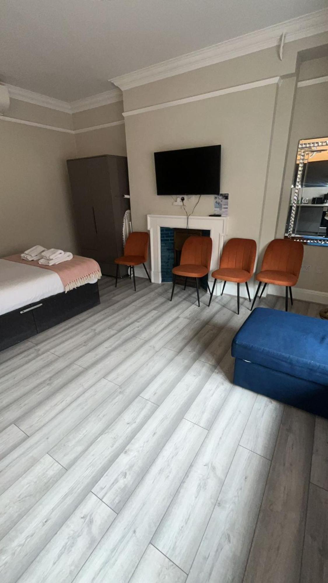 Apartments In The Heart Of High Street Kensington Лондон Номер фото